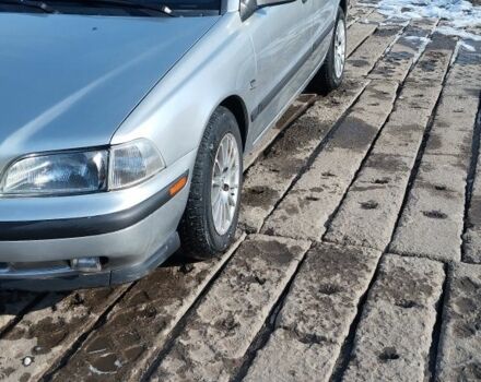 Серый Вольво С40, объемом двигателя 1.8 л и пробегом 300 тыс. км за 2600 $, фото 1 на Automoto.ua