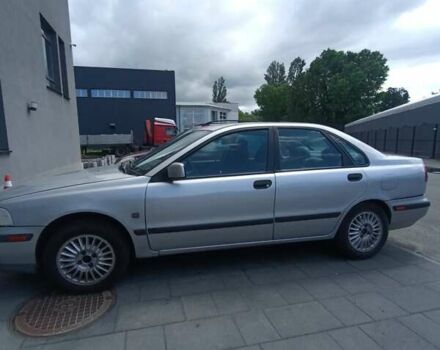 Серый Вольво С40, объемом двигателя 1.59 л и пробегом 260 тыс. км за 2700 $, фото 4 на Automoto.ua