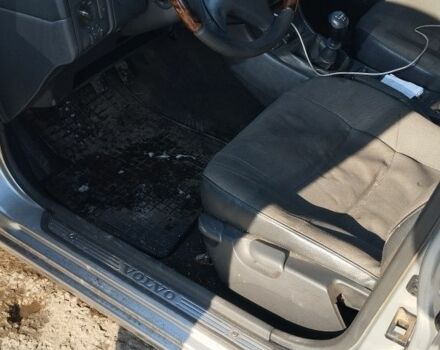 Серый Вольво С40, объемом двигателя 1.8 л и пробегом 300 тыс. км за 2600 $, фото 5 на Automoto.ua