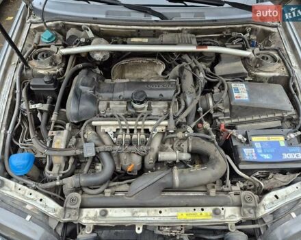 Сірий Вольво S40, об'ємом двигуна 1.98 л та пробігом 295 тис. км за 3300 $, фото 9 на Automoto.ua