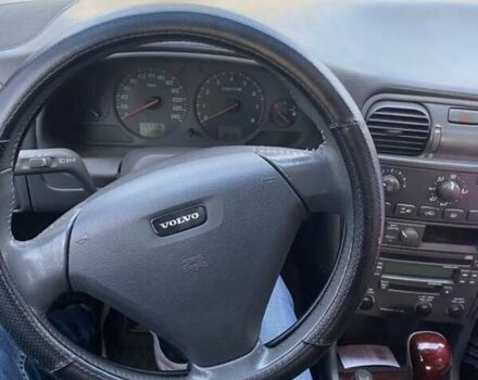 Серый Вольво С40, объемом двигателя 1.78 л и пробегом 257 тыс. км за 2500 $, фото 2 на Automoto.ua