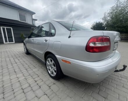 Серый Вольво С40, объемом двигателя 1.8 л и пробегом 300 тыс. км за 3300 $, фото 3 на Automoto.ua