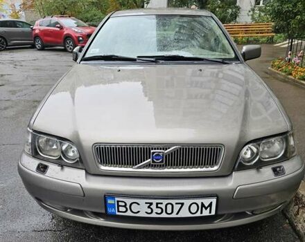 Вольво С40 2003 в Киеве на Automoto.ua Серый Вольво С40, объемом двигателя 2 л и пробегом 349 тыс. км за 5500 $, фото 5 на Automoto.ua