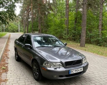 Сірий Вольво S40, об'ємом двигуна 1.95 л та пробігом 260 тис. км за 1999 $, фото 1 на Automoto.ua