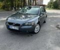 Сірий Вольво S40, об'ємом двигуна 2 л та пробігом 123 тис. км за 2800 $, фото 1 на Automoto.ua