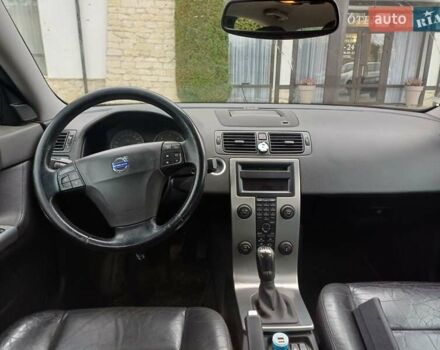 Серый Вольво С40, объемом двигателя 2 л и пробегом 365 тыс. км за 3899 $, фото 11 на Automoto.ua