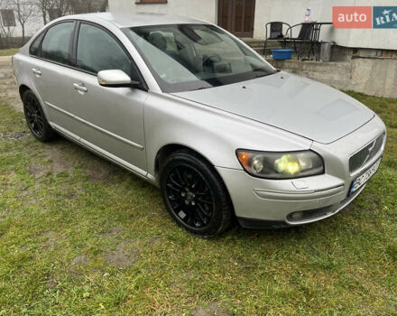 Сірий Вольво S40, об'ємом двигуна 2 л та пробігом 365 тис. км за 3599 $, фото 1 на Automoto.ua