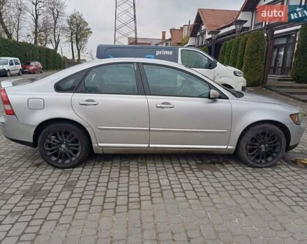 Серый Вольво С40, объемом двигателя 2 л и пробегом 365 тыс. км за 3899 $, фото 1 на Automoto.ua