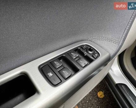 Сірий Вольво S40, об'ємом двигуна 2.4 л та пробігом 280 тис. км за 7490 $, фото 11 на Automoto.ua