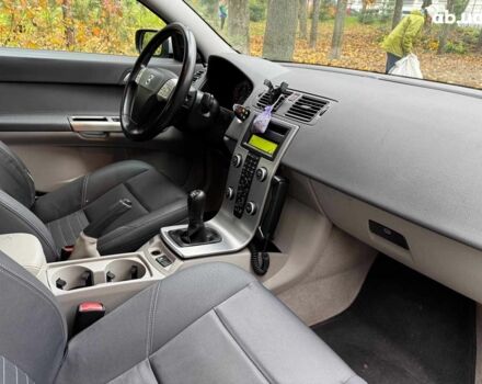 Сірий Вольво S40, об'ємом двигуна 2.4 л та пробігом 280 тис. км за 7490 $, фото 26 на Automoto.ua