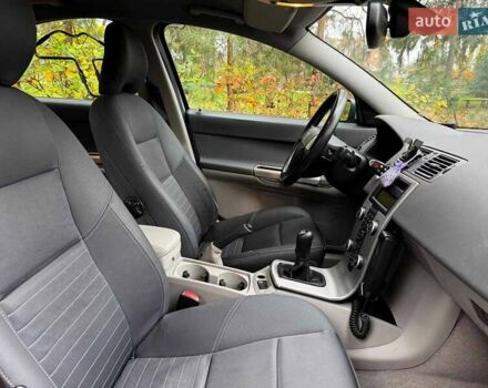 Сірий Вольво S40, об'ємом двигуна 2.4 л та пробігом 280 тис. км за 7490 $, фото 28 на Automoto.ua