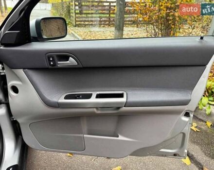 Сірий Вольво S40, об'ємом двигуна 2.4 л та пробігом 280 тис. км за 7490 $, фото 25 на Automoto.ua