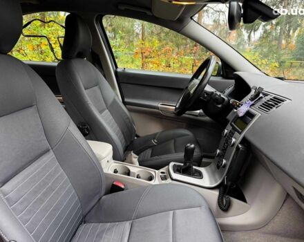 Сірий Вольво S40, об'ємом двигуна 2.4 л та пробігом 280 тис. км за 7490 $, фото 28 на Automoto.ua