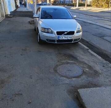 Серый Вольво С40, объемом двигателя 1.8 л и пробегом 208 тыс. км за 6500 $, фото 8 на Automoto.ua