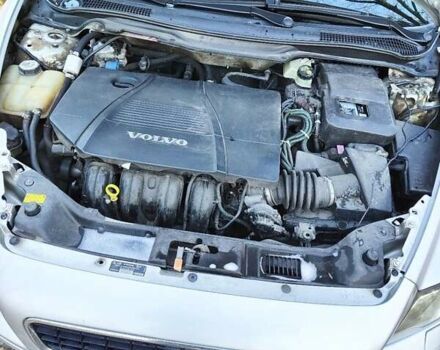 Серый Вольво С40, объемом двигателя 1.8 л и пробегом 208 тыс. км за 6500 $, фото 5 на Automoto.ua