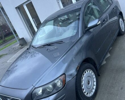 Серый Вольво С40, объемом двигателя 1.6 л и пробегом 275 тыс. км за 1700 $, фото 2 на Automoto.ua