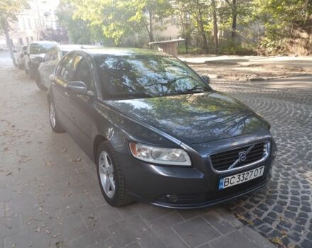 Серый Вольво С40, объемом двигателя 1.6 л и пробегом 305 тыс. км за 7000 $, фото 1 на Automoto.ua