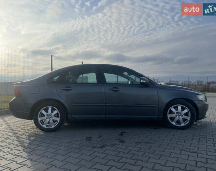 Серый Вольво С40, объемом двигателя 1.56 л и пробегом 230 тыс. км за 7200 $, фото 2 на Automoto.ua