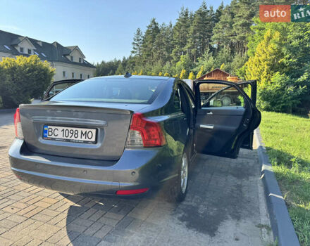 Сірий Вольво S40, об'ємом двигуна 1.56 л та пробігом 300 тис. км за 7800 $, фото 13 на Automoto.ua