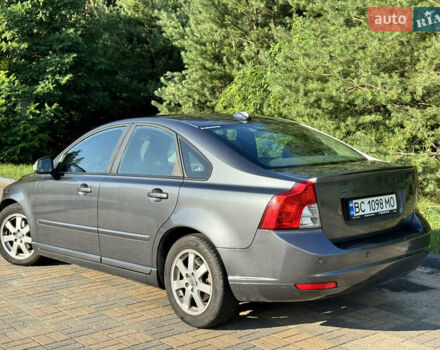 Сірий Вольво S40, об'ємом двигуна 1.56 л та пробігом 300 тис. км за 7800 $, фото 3 на Automoto.ua