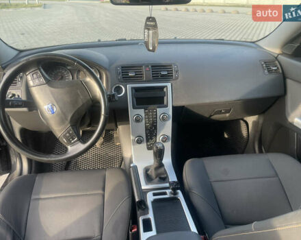 Серый Вольво С40, объемом двигателя 1.56 л и пробегом 230 тыс. км за 7200 $, фото 8 на Automoto.ua