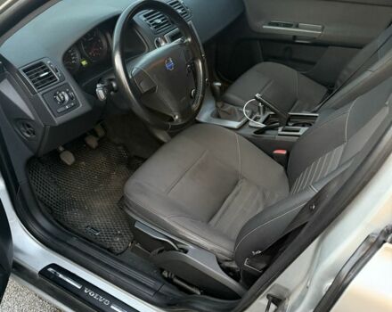 Серый Вольво С40, объемом двигателя 2 л и пробегом 290 тыс. км за 7200 $, фото 3 на Automoto.ua