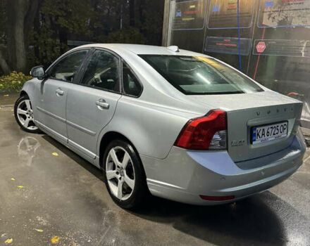 Серый Вольво С40, объемом двигателя 1.56 л и пробегом 165 тыс. км за 8700 $, фото 4 на Automoto.ua