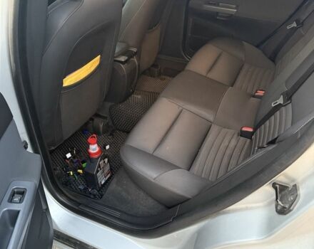 Серый Вольво С40, объемом двигателя 2 л и пробегом 290 тыс. км за 7200 $, фото 4 на Automoto.ua