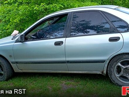 Сірий Вольво S40, об'ємом двигуна 1.7 л та пробігом 1 тис. км за 3000 $, фото 1 на Automoto.ua