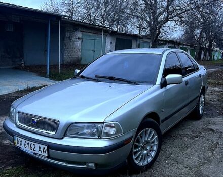 Сірий Вольво S40, об'ємом двигуна 1.8 л та пробігом 300 тис. км за 2650 $, фото 1 на Automoto.ua