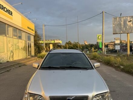 Серый Вольво С40, объемом двигателя 1.9 л и пробегом 340 тыс. км за 2598 $, фото 1 на Automoto.ua