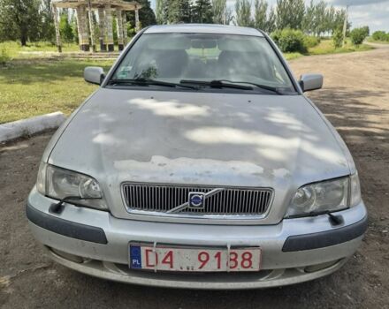 Серый Вольво С40, объемом двигателя 1.8 л и пробегом 200 тыс. км за 1686 $, фото 1 на Automoto.ua