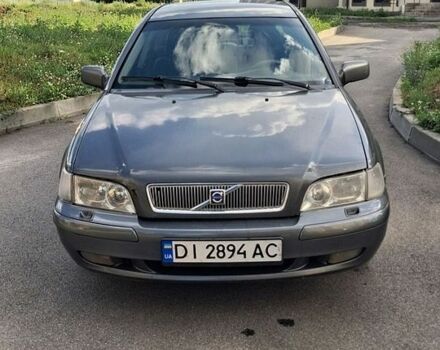 Серый Вольво С40, объемом двигателя 1.87 л и пробегом 286 тыс. км за 3300 $, фото 1 на Automoto.ua
