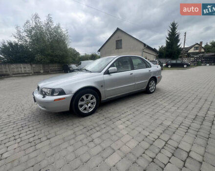 Серый Вольво С40, объемом двигателя 1.78 л и пробегом 306 тыс. км за 3350 $, фото 1 на Automoto.ua