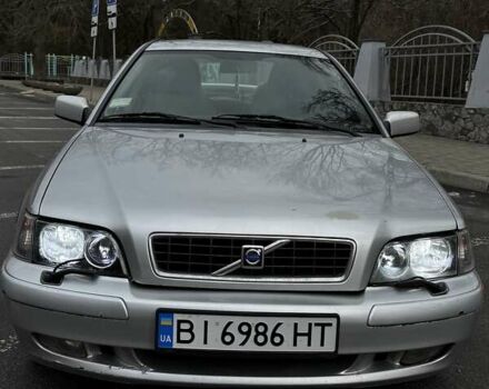 Сірий Вольво S40, об'ємом двигуна 2 л та пробігом 172 тис. км за 3000 $, фото 1 на Automoto.ua