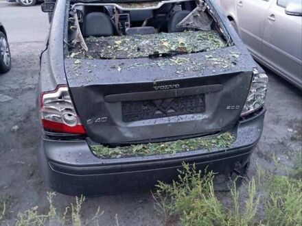 Серый Вольво С40, объемом двигателя 2 л и пробегом 20 тыс. км за 3000 $, фото 1 на Automoto.ua