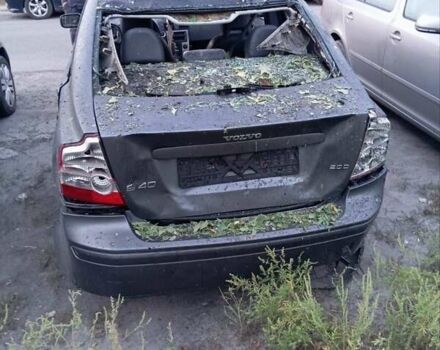 Серый Вольво С40, объемом двигателя 2 л и пробегом 20 тыс. км за 3000 $, фото 1 на Automoto.ua