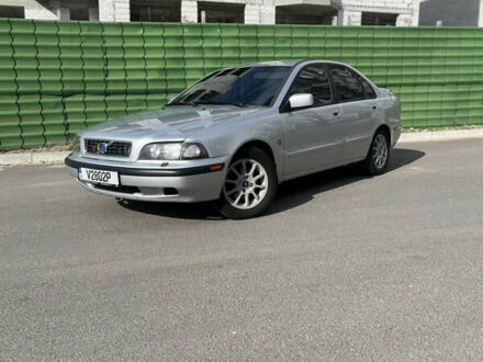 Вольво С40 2004 в Чернигове на Automoto.ua Серый Вольво С40, объемом двигателя 1.95 л и пробегом 230 тыс. км за 4200 $, фото 1 на Automoto.ua