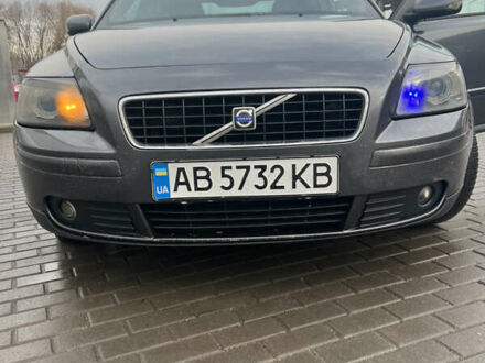 Вольво С40 2005 в Калиновке на Automoto.ua Серый Вольво С40, объемом двигателя 2 л и пробегом 372 тыс. км за 4400 $, фото 1 на Automoto.ua