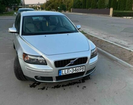 Серый Вольво С40, объемом двигателя 2 л и пробегом 365 тыс. км за 4200 $, фото 1 на Automoto.ua