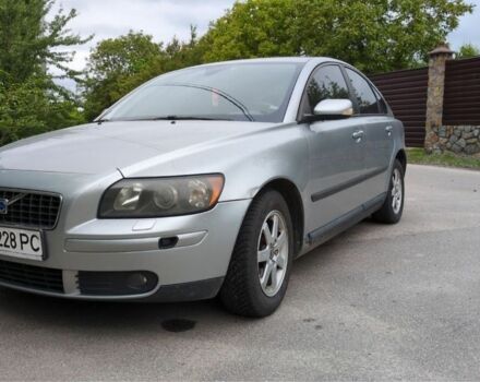 Серый Вольво С40, объемом двигателя 1.8 л и пробегом 334 тыс. км за 5000 $, фото 1 на Automoto.ua