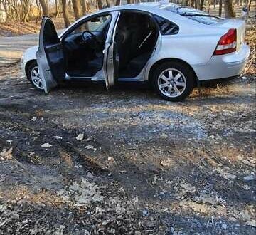 Серый Вольво С40, объемом двигателя 1.8 л и пробегом 208 тыс. км за 6500 $, фото 1 на Automoto.ua