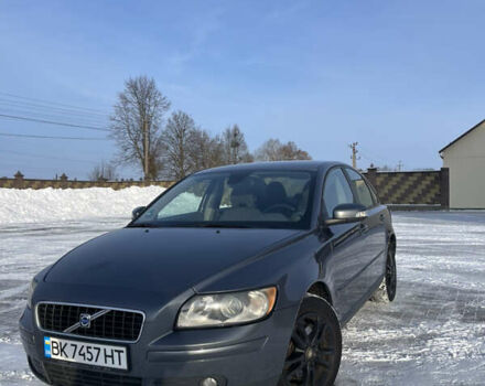 Серый Вольво С40, объемом двигателя 2 л и пробегом 215 тыс. км за 5999 $, фото 1 на Automoto.ua