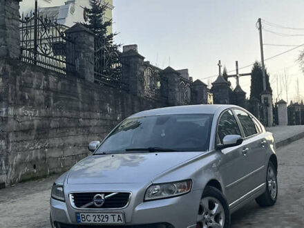 Серый Вольво С40, объемом двигателя 1.6 л и пробегом 400 тыс. км за 6300 $, фото 1 на Automoto.ua