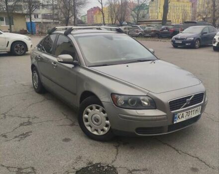 Серый Вольво С40, объемом двигателя 1.8 л и пробегом 333 тыс. км за 5300 $, фото 1 на Automoto.ua