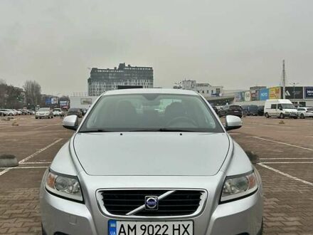 Серый Вольво С40, объемом двигателя 2 л и пробегом 235 тыс. км за 7500 $, фото 1 на Automoto.ua