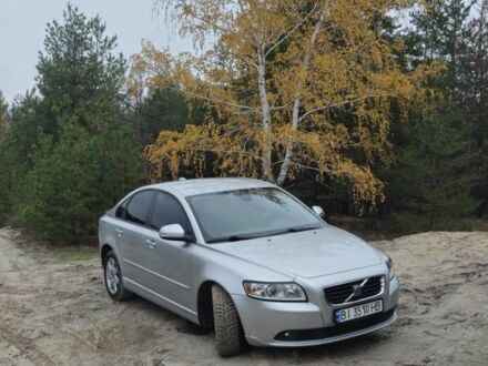 Вольво С40 2009 в Полтаве на Automoto.ua Серый Вольво С40, объемом двигателя 2 л и пробегом 240 тыс. км за 7000 $, фото 1 на Automoto.ua