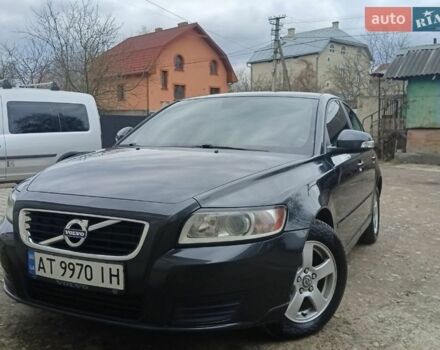 Серый Вольво С40, объемом двигателя 1.56 л и пробегом 229 тыс. км за 8500 $, фото 1 на Automoto.ua