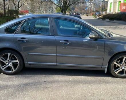 Серый Вольво С40, объемом двигателя 1.9 л и пробегом 145 тыс. км за 10000 $, фото 1 на Automoto.ua