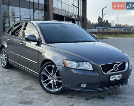 Серый Вольво С40, объемом двигателя 1.6 л и пробегом 227 тыс. км за 9699 $, фото 1 на Automoto.ua